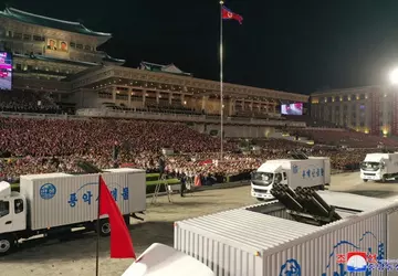 Noord-Korea stuurt MLRS vermomd als burgertrucks ...