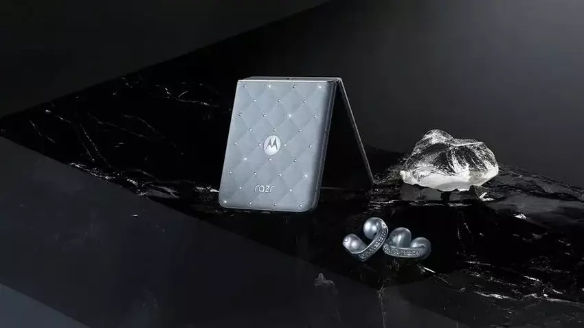 Vouwbare Motorola Razr 60 ontvangt een versie met Swarovski-kristallen