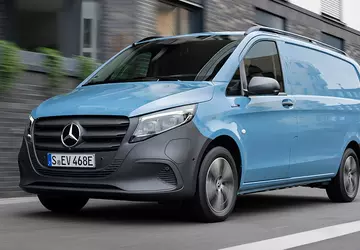 De Mercedes-Benz eVito bestelwagen heeft een ...