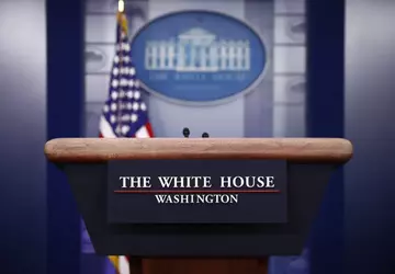 Biden ondertekent uitvoerend bevel dat investeringen ...