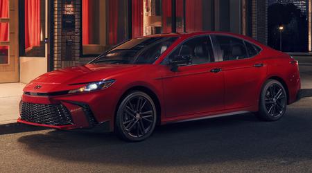 Toyota Camry 2026 voor de VS: Nightshade-versie en nieuwe Dark Cosmos-lak