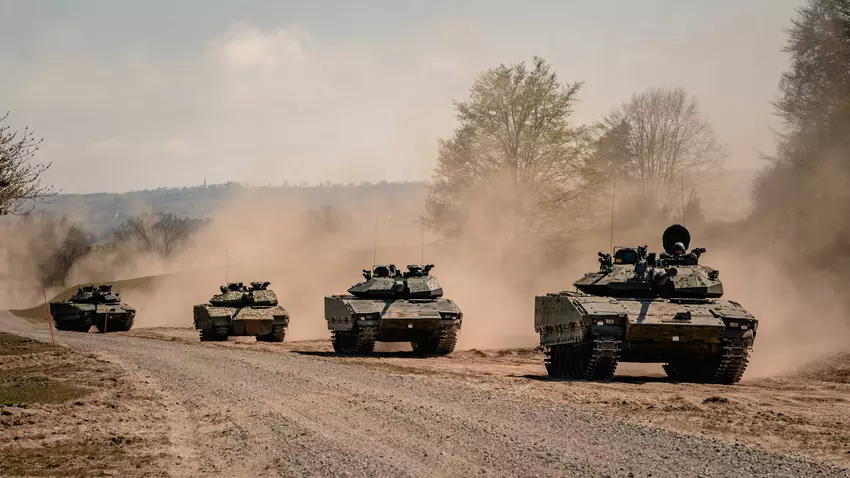 Zweden onthult hoe Oekraïense bemanningen werden getraind in het gebruik van CV90 infanteriegevechtsvoertuigen