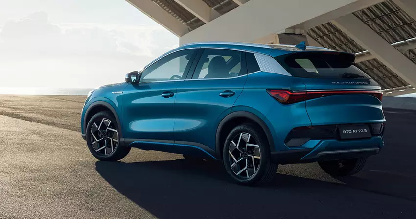 Chinese fabrikanten verdringen Tesla uit de Europese markt voor elektrische auto's