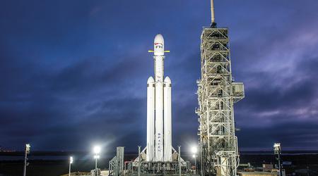 SpaceX heeft 155 miljoen dollar ontvangen om de geheime X-37B orbitale drone van Boeing te lanceren met een Falcon Heavy raket.