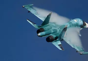 Oekraïense luchtmacht vernietigt drie Russische Su-34 ...