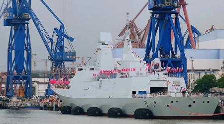Hudong Zhonghua Shipbuilding heeft het eerste fregat met elektrische geleide raketaandrijving van de Type 054B-klasse voor de Chinese marine te water gelaten.