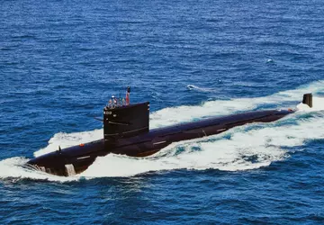 Een Chinese Type 093-klasse onderzeeër met ...