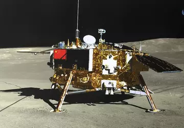 Chinese Queqiao-2 satelliet succesvol in baan ...