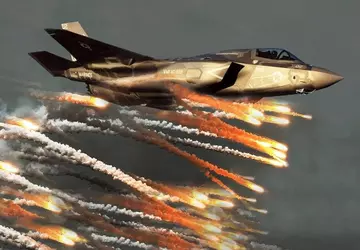 De VS stuurt extra vliegtuigen en ...