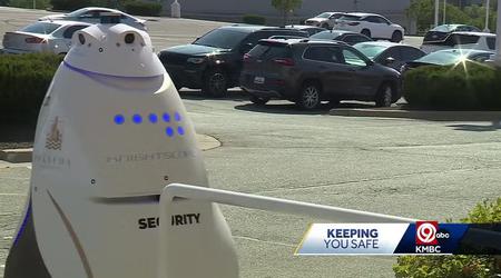  In de VS helpt een AI-beveiligingsrobot bij het bestrijden van criminaliteit en geeft hij informatie door aan wetshandhavers in een winkelcentrum (video)