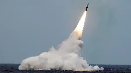 De Russen zijn gestopt met de ontwikkeling van de Zmeyevik ballistische raket, die bedoeld is om Amerikaanse vliegdekschepen en landdragers met Dark Eagle hypersonische wapens te vernietigen.