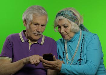 "Smartphone voor iedereen boven de 60: ...