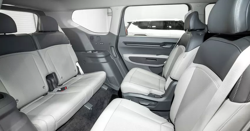 Kia EV9 tweede en derde rij zitplaatsen