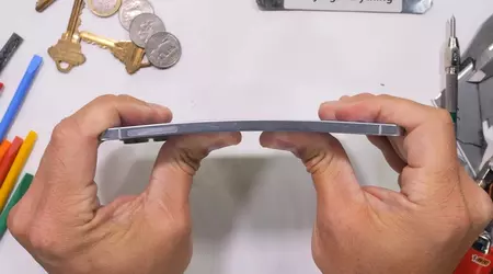 Het buigt, maar breekt niet: beroemde blogger JerryRigEverything testte de sterkte van de ultradunne Samsung Galaxy S25 Edge