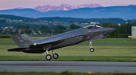 Lockheed Martin ontving 746,3 miljoen dollar om te werken aan een contract voor de levering van F-35 Lightning II gevechtsvliegtuigen aan Zwitserland.