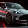 Aston Martin DBX S - voorkant