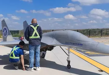 China testte de allereerste drone uitgerust ...