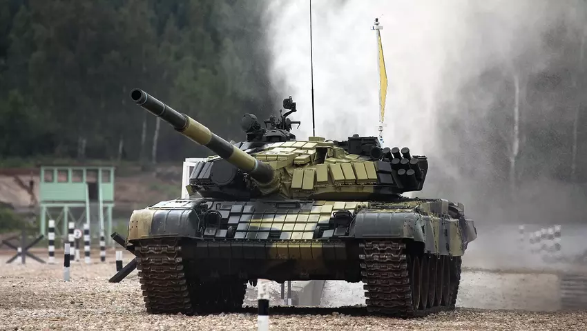 Oekraïense FPV quadrocopter en drone-bommenwerper met warmtebeeldcamera en granaten vernietigden een Russische T-72B tank ter waarde van $3 miljoen