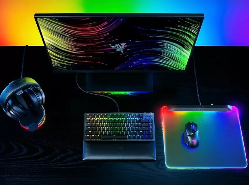 Razer heeft de Firefly V2 Pro onthuld: een muismat met RGB-verlichting en twee USB-poorten voor $124