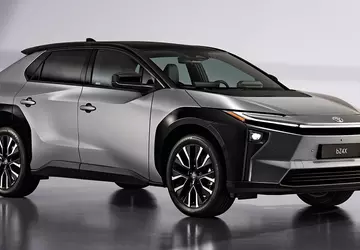 Toyota vernieuwt zijn bZ4X elektrische crossover: ...