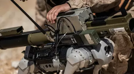 De Amerikaanse mariniers hebben een Chinese robothond uitgerust met een M72 LAW raketwerper.