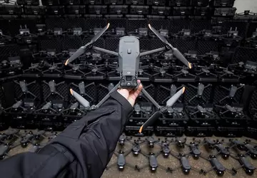 75 tanks, 88 pantservoertuigen, 153 artilleriesystemen ...