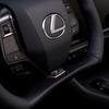 Vernieuwd interieur van de Lexus RZ 2025 - Miniatuur 1
