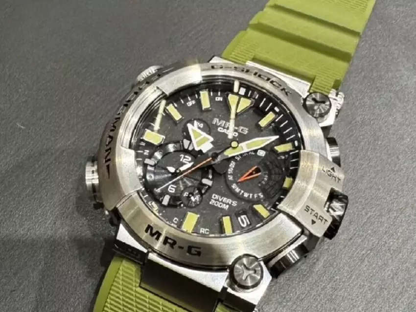 Unofficiële afbeelding van Casio G-Shock MR-G BF1000RG-3AJR