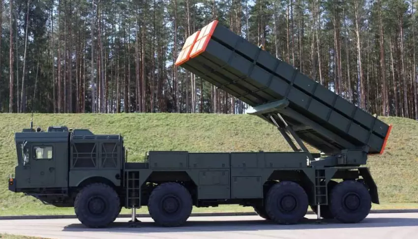 Wit-Rusland heeft Polonez-M meervoudige raketwerpers ontvangen, die raketten met een bereik tot 300 kilometer en kernkoppen kunnen gebruiken.