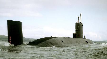 Het VK is begonnen met de sloop van de nucleaire onderzeeër HMS Swiftsure, die op het hoogtepunt van de Koude Oorlog urenlang onder het Russische vliegdekschip Kyiv lag en waardevolle gegevens verzamelde.
