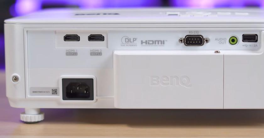 BenQ TK700STi projector en luidspreker combo