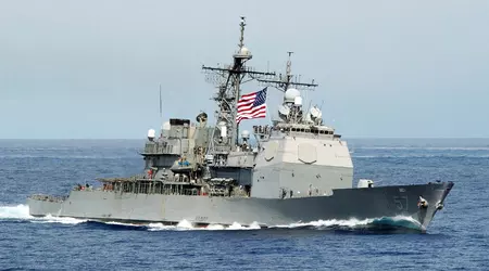 De Amerikaanse marine heeft de kruiser USS Lake Champlain na 35 jaar dienst uit de vaart genomen - het oorlogsschip was een drager van Tomahawk-raketten, overleefde een explosie en een aanvaring met een vissersvaartuig