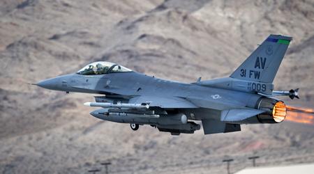 VS F-16 Fighting Falcon gevechtsvliegtuig vernietigt Turkse drone voor het eerst in de geschiedenis