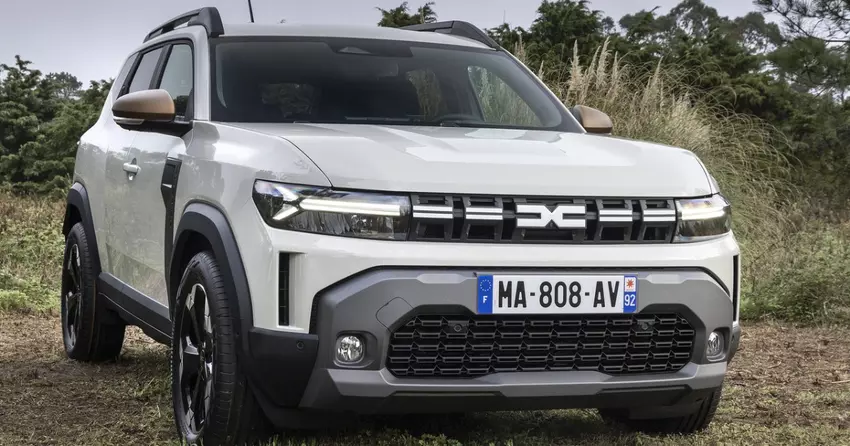 Geruchten: Dacia Duster krijgt 155 pk hybride en elektrische vierwielaandrijving