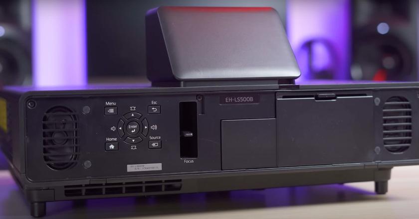 Epson EpiqVision Ultra LS500 gaming projector