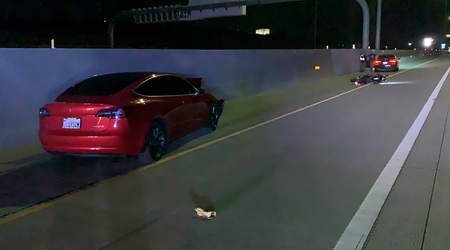 Tesla bestuurder beschuldigd van doodrijden motorrijder tijdens gebruik automatische piloot