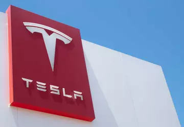 Californië start onderzoek tegen Tesla over ...