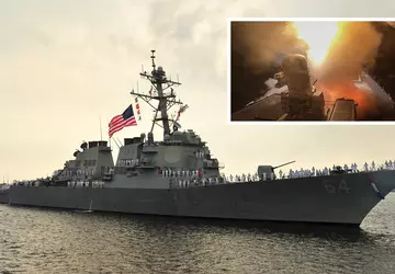 De Arleigh Burke-klasse destroyer USS Carney ...