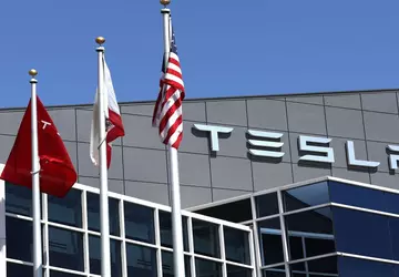 Tesla verhoogt de prijzen van zijn ...