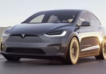 Tesla onthult goedkope versies van de ...