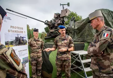 In navolging van Oekraïne rust Frankrijk ...