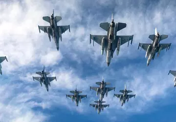 Oekraïne ontvangt 42 Amerikaanse F-16 Fighting ...