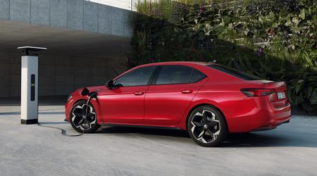 Skoda heeft de plug-in hybride Superb Hatch iV onthuld: 120 km bereik op elektriciteit