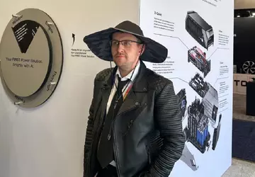 Zelfs Zweinstein had niet zo'n hoed: ...