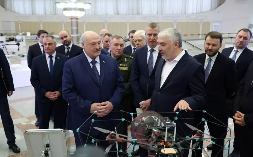 Tentoonstelling van Russische drones in Wit-Rusland