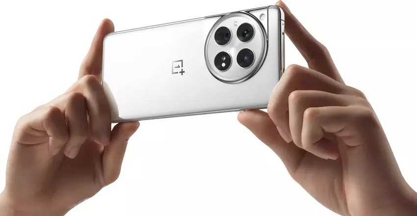 OnePlus 12 Glacial White Edition maakt zijn debuut buiten China