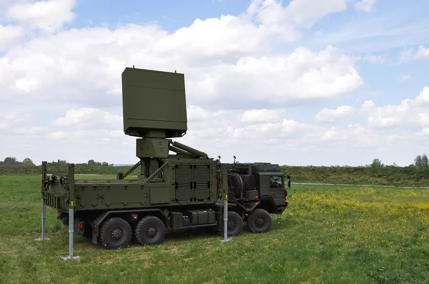 Primoco ONE UAV's, TRML-4D radars, HX81 tractoren en MAN TGS trucks: Duitsland overhandigt Oekraïne een nieuw wapenpakket