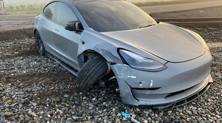 Een Tesla herkende in de zelfsturende modus een trein in de mist niet, wat een ongeluk veroorzaakte, maar zonder gewonden