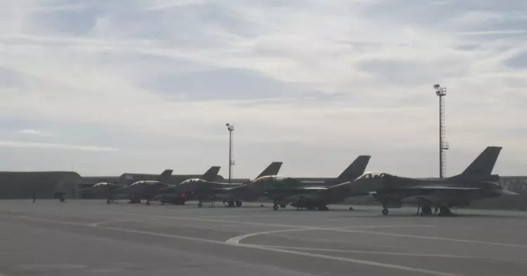 Nederlandse F-16AM/BM-gevechtsvliegtuigen van de vierde generatie ...