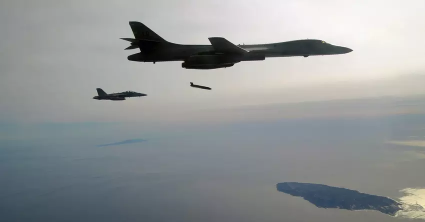 De VS willen van de B-1B Lancer bommenwerper een killer van Chinese vliegdekschepen maken door het supersonische vliegtuig te bewapenen met 36 LRASM anti-scheepsraketten met een lanceerbereik van meer dan 900 kilometer.